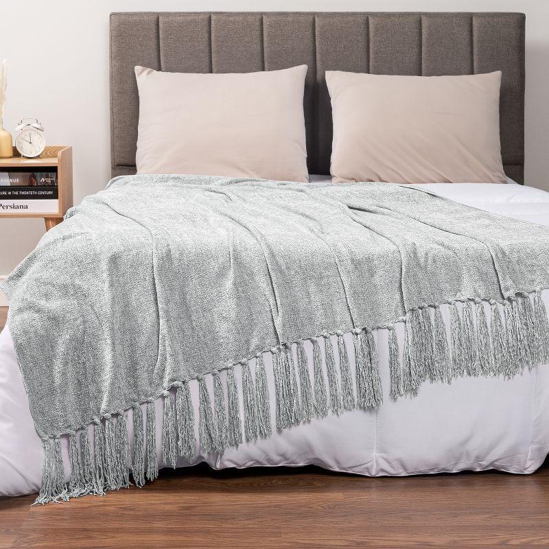 Pavilia Throw Blanket