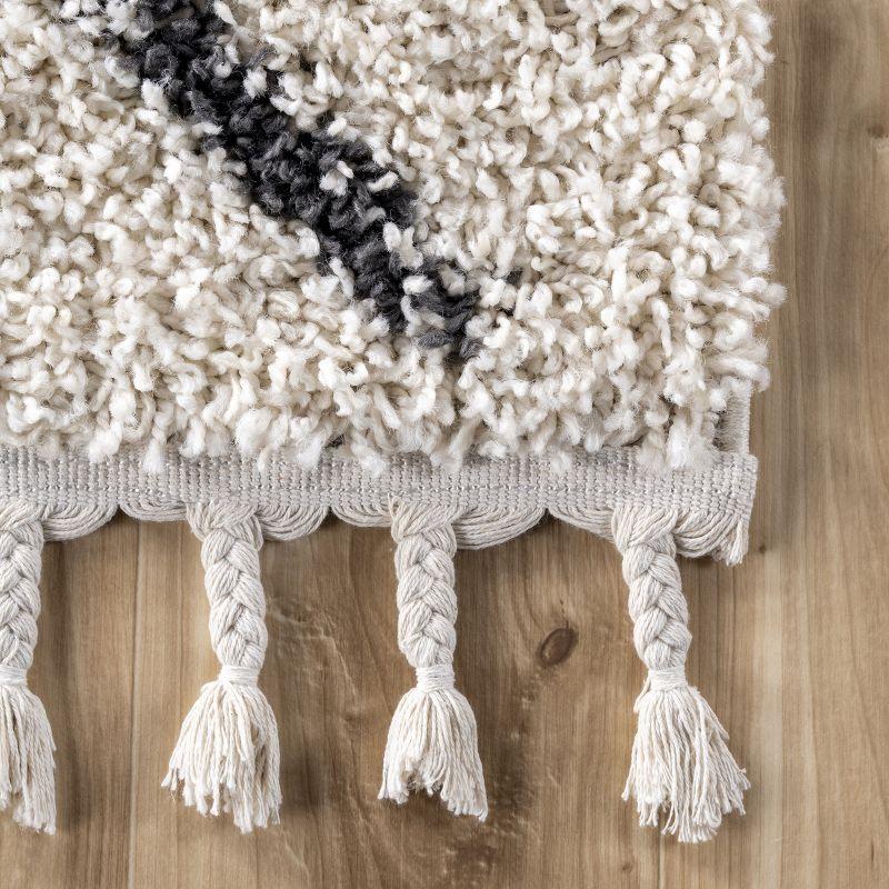 Moroccan Lattice Tassel Shag Area Rug in Off-White, 5' 3" x 7' 7"