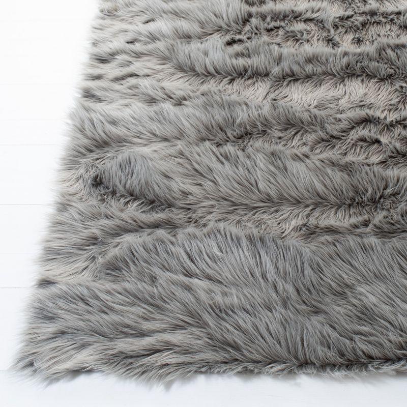 Faux Sheep Skin FSS235 Power Loomed Indoor Area Rug - Grey - 5'x7' - Safavieh