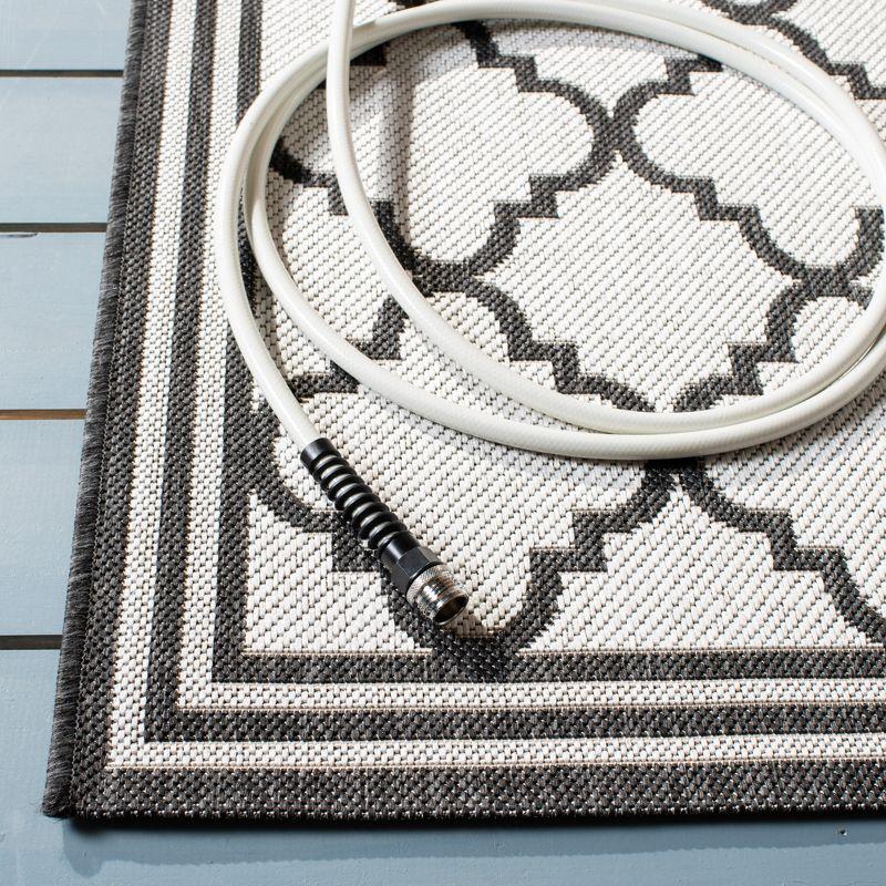 Beach House BHS121 POWER LOOMED Indoor/Outdoor Area Rug - Light Grey/Charcoal - 4'x4' - Safavieh