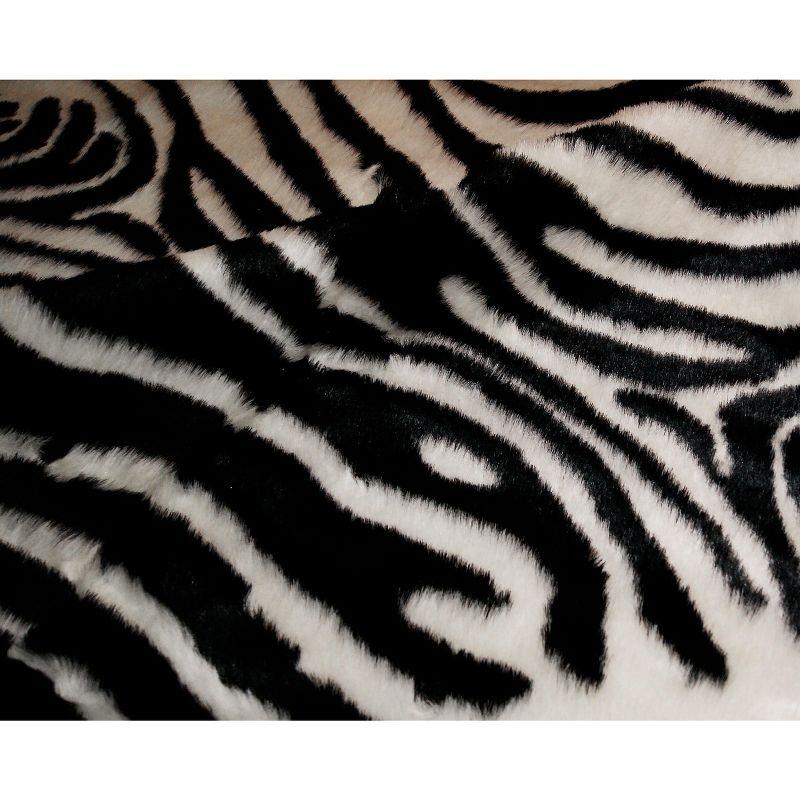 Luxe Classic Faux Hide Rug | Sugarland black & white | 4.25'x'5