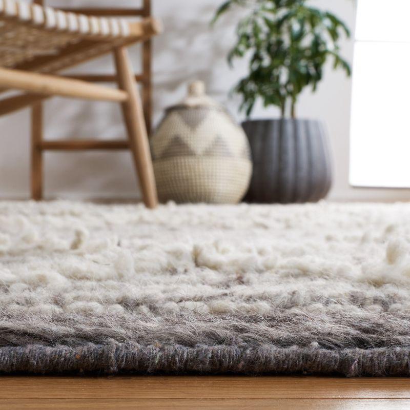 Casablanca CSB176 Hand Woven Area Rug - Grey/Ivory - 4'x6' - Safavieh.