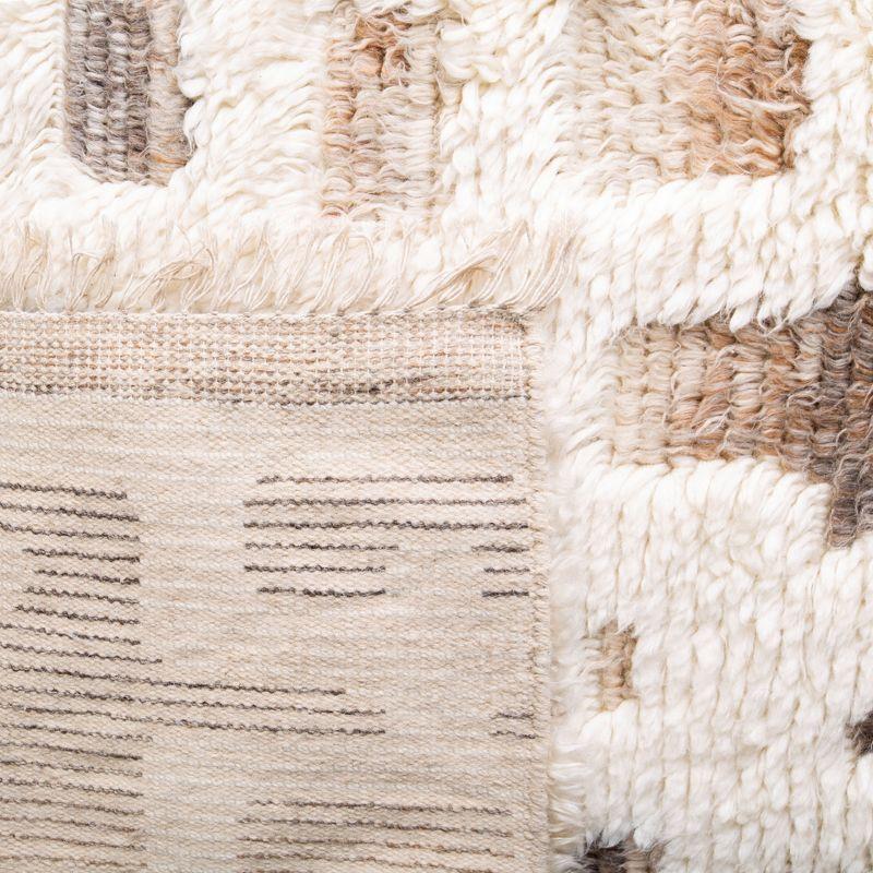Manhattan MAN458 Hand Knotted Wool-Viscose Blend Area Rug - Ivory/Grey- 8' X 10' - Safavieh.