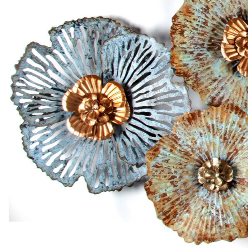 LuxenHome Multi-Color Distressed Flower Metal Wall Decor Blue