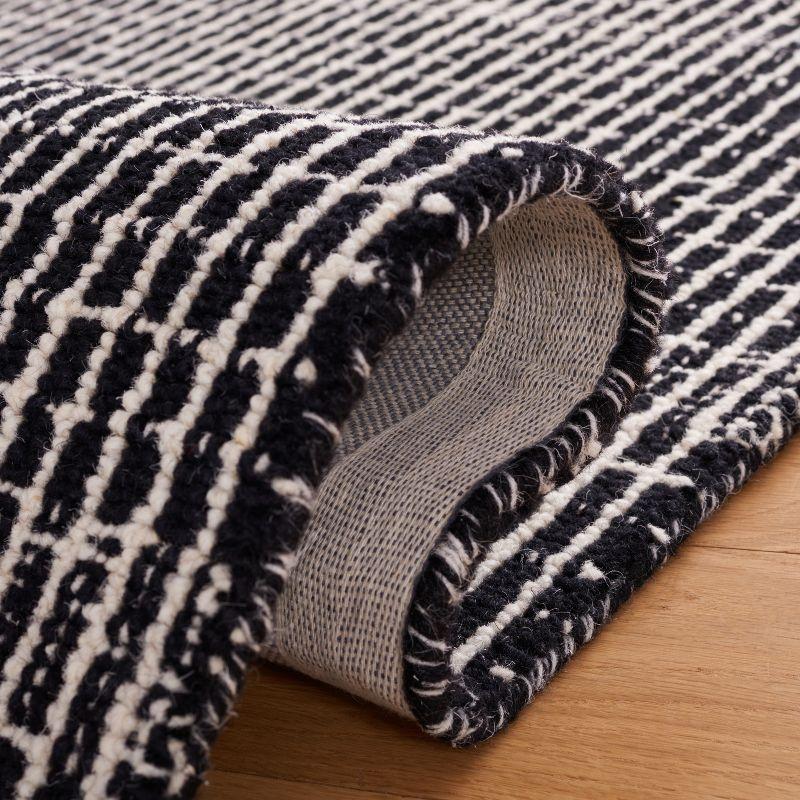 Abstract ABT482 Handmade Indoor Area Rug - Black/Ivory - 4'x6' - Safavieh