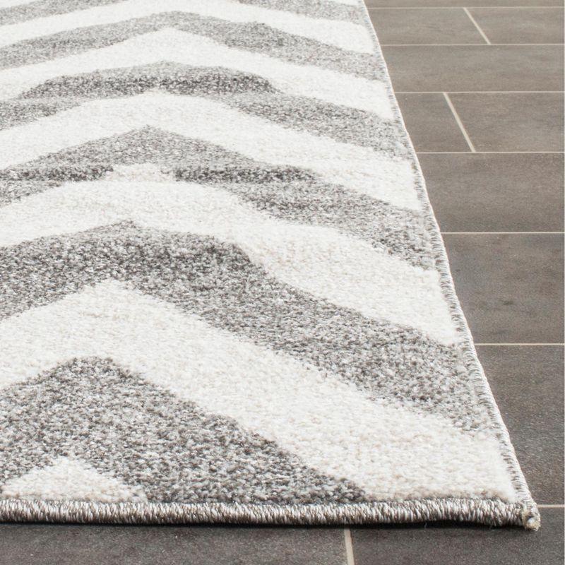 Amherst AMT419 Power Loomed Indoor Accent Rug - Dark Grey/Beige - 2'6"x4' - Safavieh