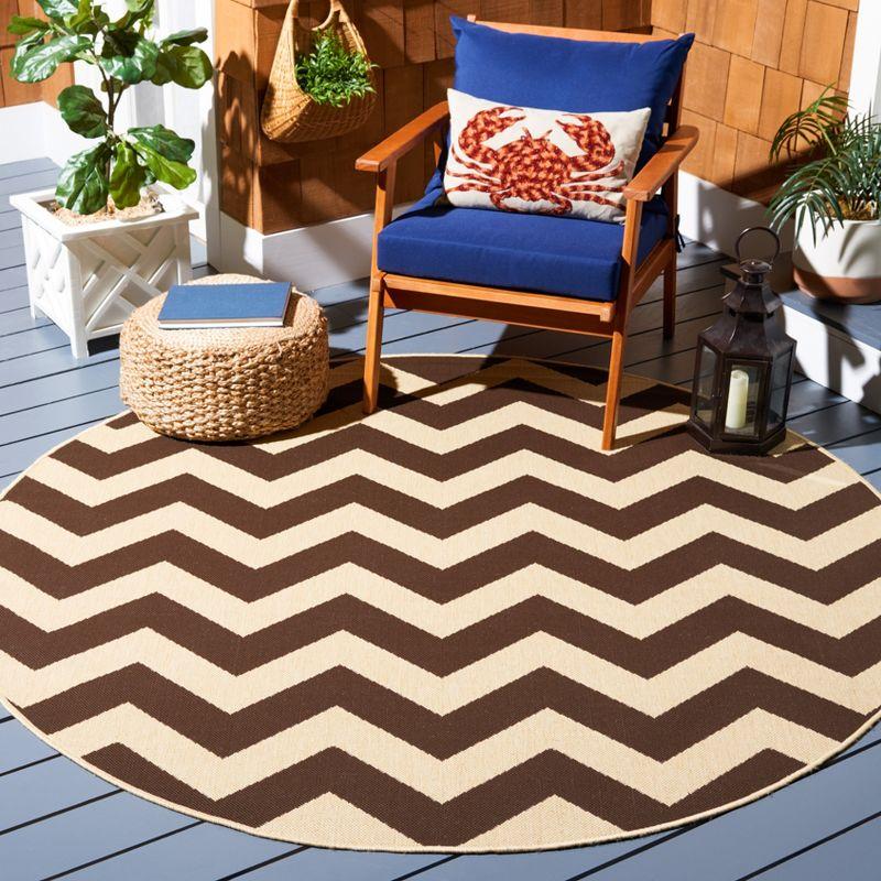 Courtyard Dark Brown Round Synthetic Easy Care Rug