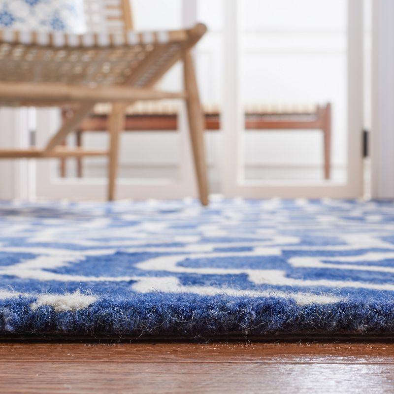 Ivory and Navy Hand-Tufted Wool Area Rug - 2' x 3'