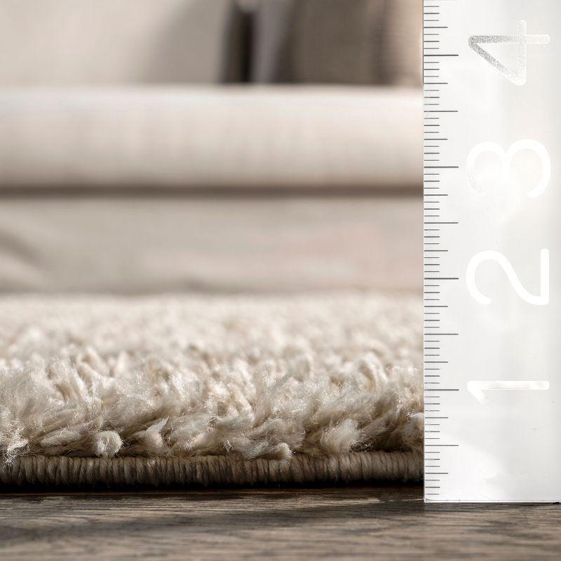 Nuloom Neva Solid 5x8 Shag Indoor Area Rug for Living Room Bedroom Dining Room Nursery, Beige/Ivory