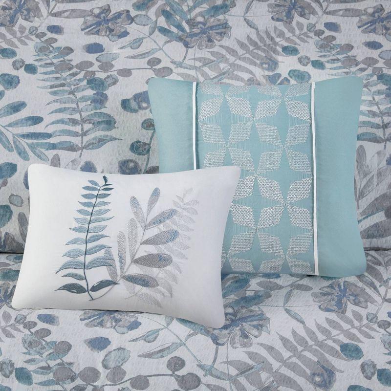 Blue and White Seersucker 5-Piece Duvet Cover Set with Throw Pillows