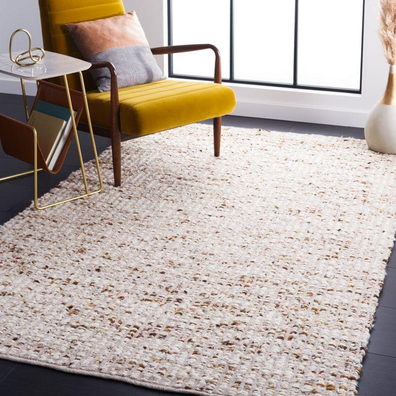 Natura 331 Area Rug In Ivory / Beige