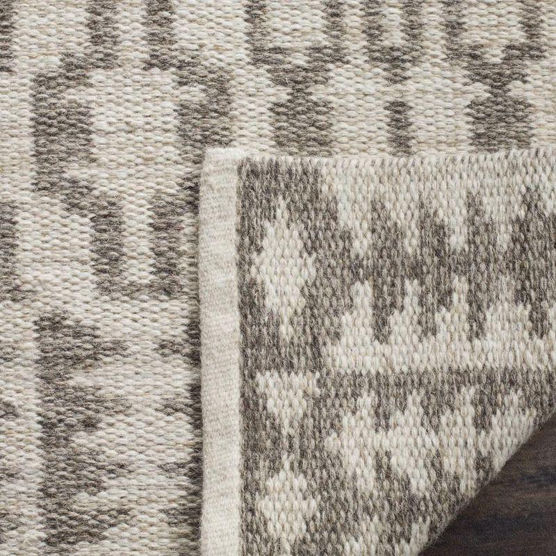 Kilim KLM351 Hand Woven Area Rug - Light Grey/Brown - 4'x6' - Safavieh