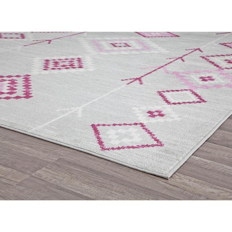 Soleil 8' Round Heather Gray and Pink Moroccan Diamond Rug