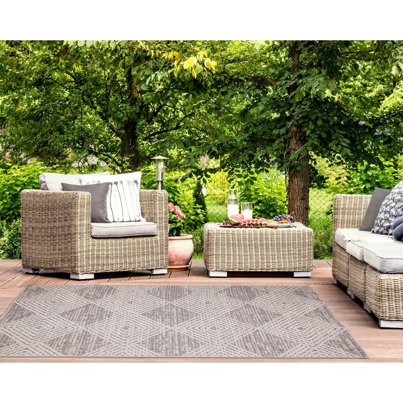 Liora Manne Dunes Modern Diamond Indoor/Outdoor Rug Silver 5'3" x 7'3"