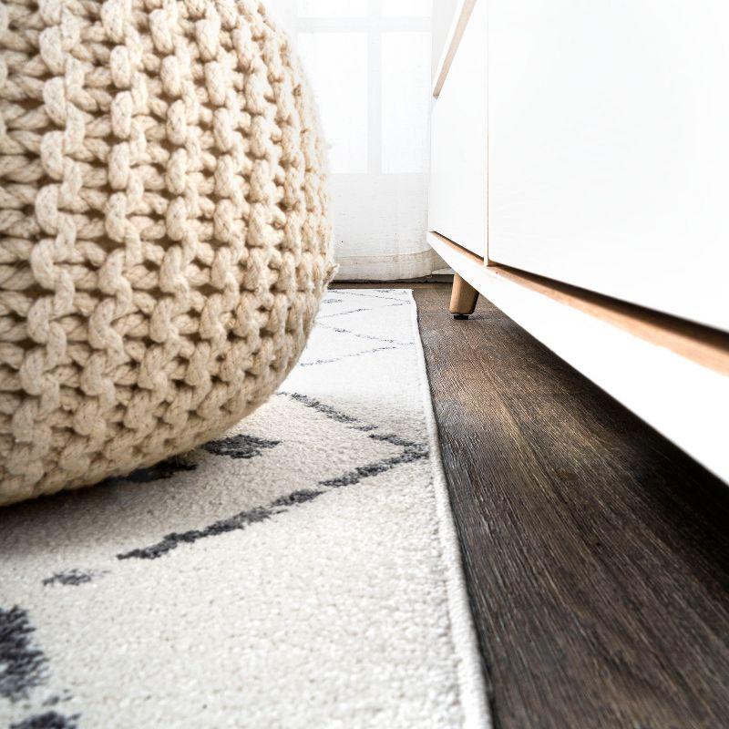 2'x 8' Izil Moroccan Geometric Diamond Runner Rug, White/Light Gray - JONATHAN Y