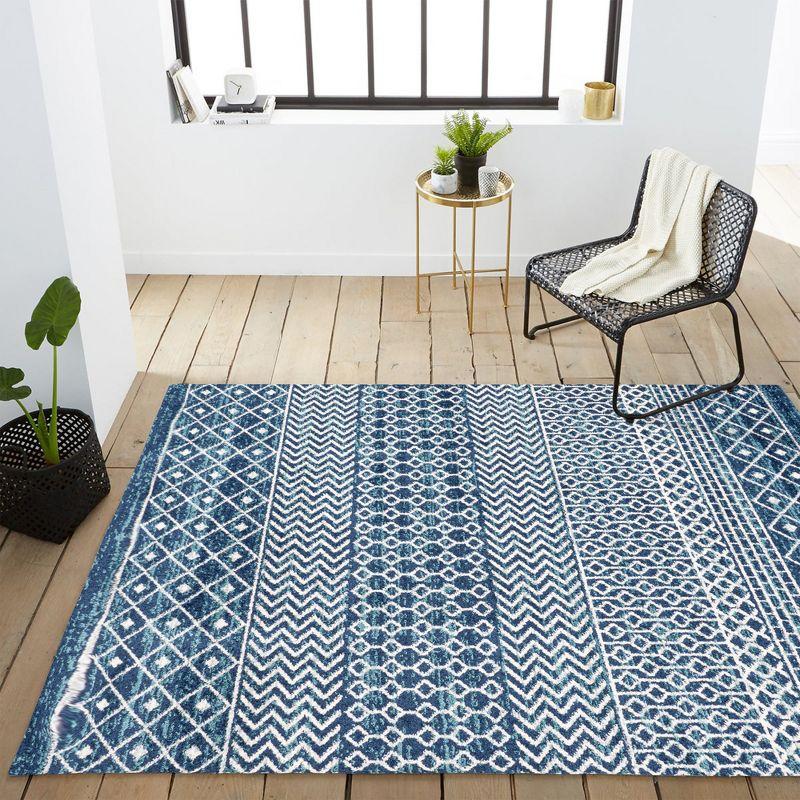 Navy and Cream Reversible Synthetic Geometric Area Rug 5' x 8'