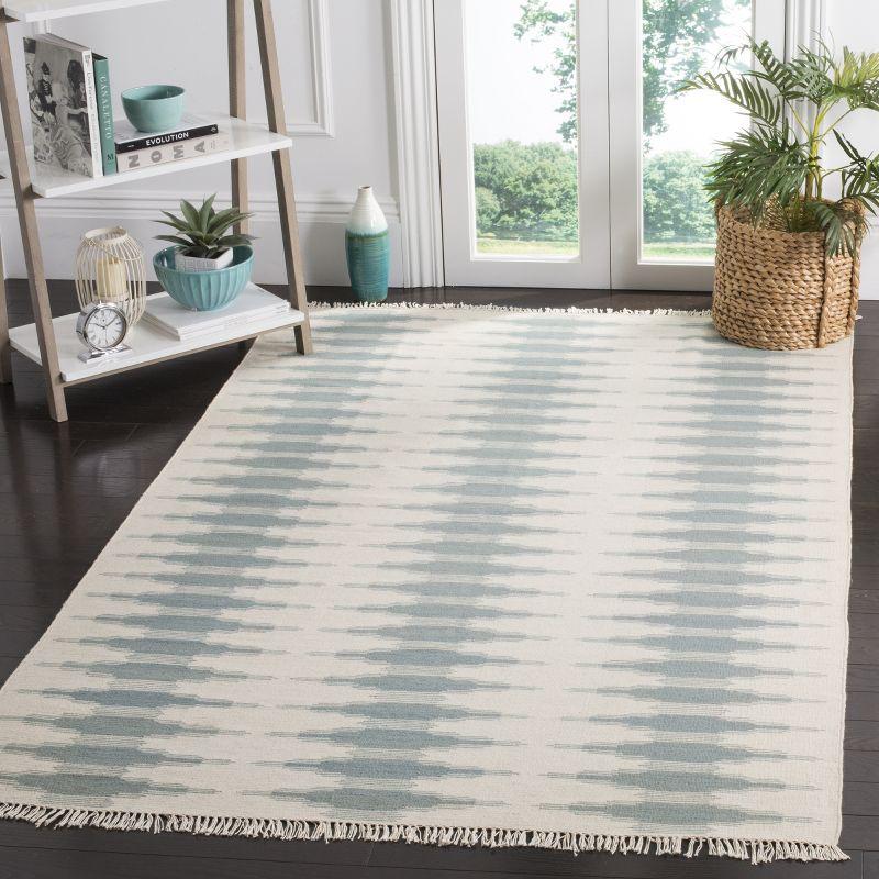 Kilim NVK179 Hand Woven Indoor Area Rug - Ivory/Blue - 5'x8' - Safavieh