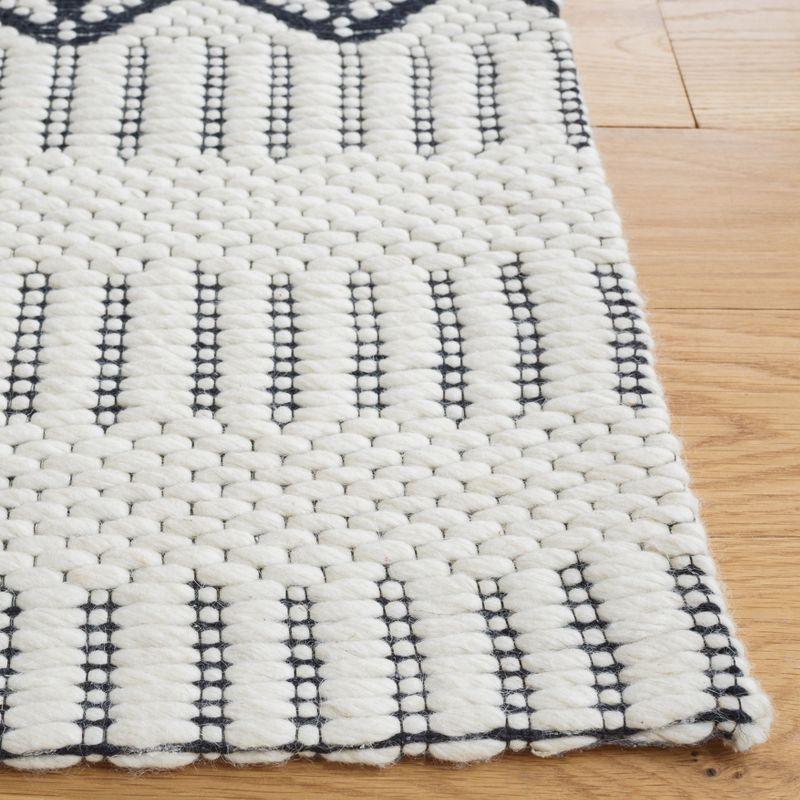 Vermont VRM150 Hand Woven Area Rug - Ivory/Black - 5'x8' - Safavieh.