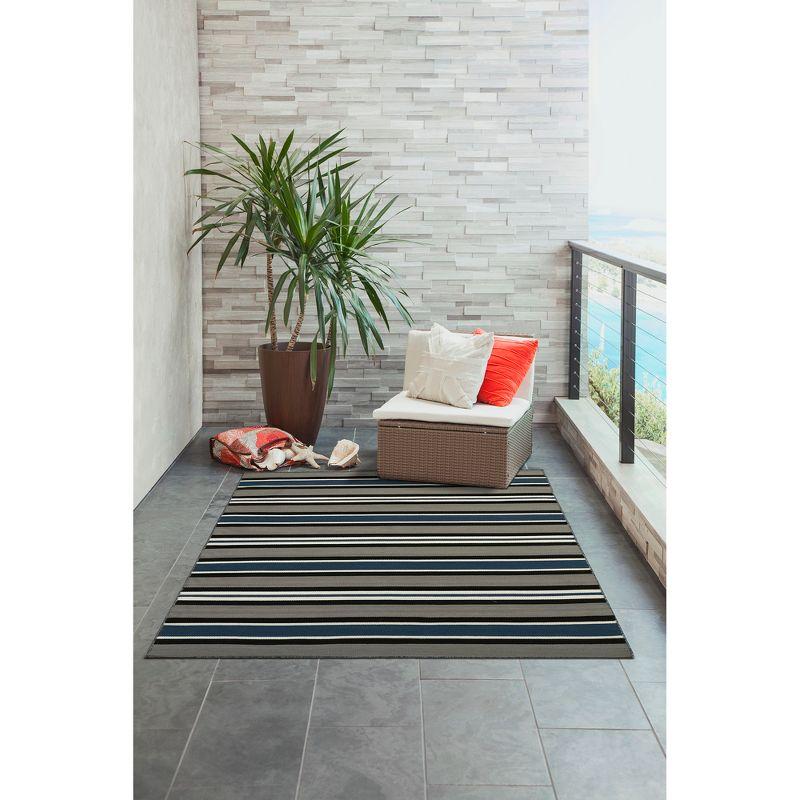 Coastal Stripe Navy Blue Synthetic 4' x 6' Reversible Outdoor Rug