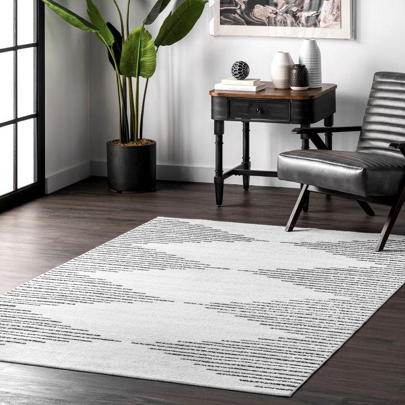 Nuloom Romina Diamond 5x8 Machine Washable Indoor Area Rug for Living Room Bedroom Dining Room Kitchen, White/Charcoal