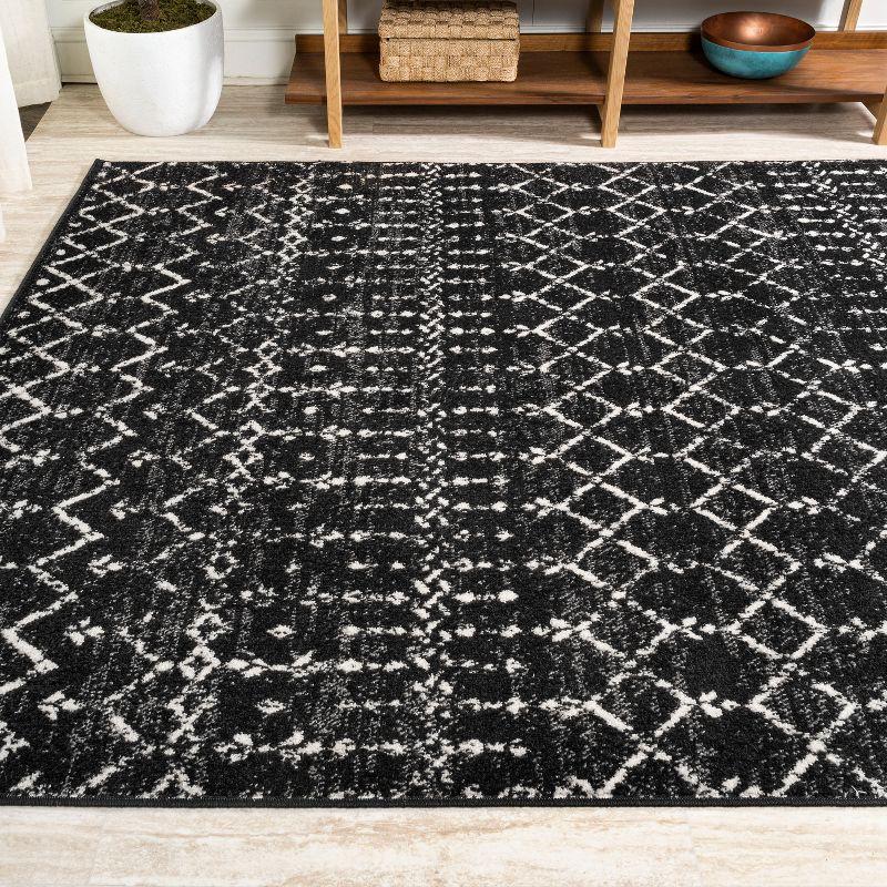 Ivory & Black Trellis Synthetic Easy-Care Rectangular Rug