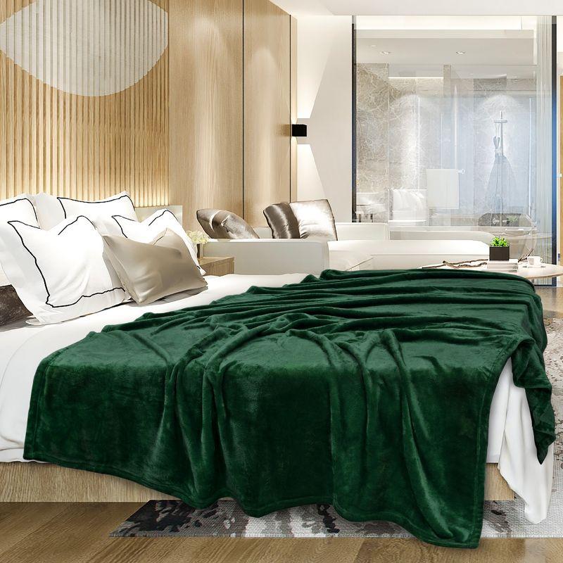 Emerald Green Fleece Throw Blanket for Sofa and Bed