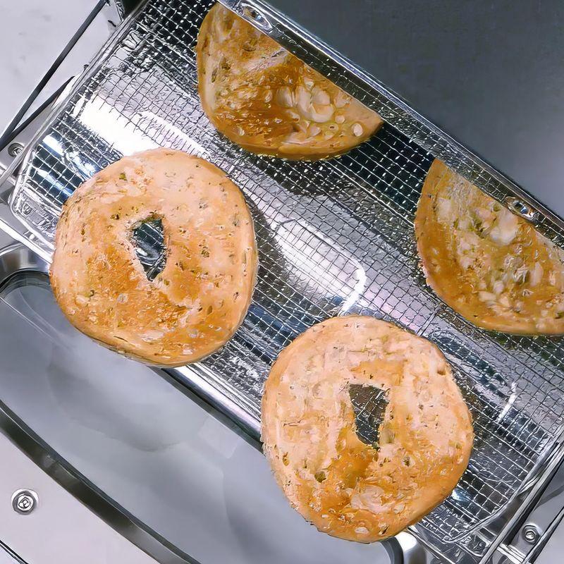 Sengoku SET-G16A(K) HeatMate Instant Heat Compact Countertop Graphite Toaster Technology Oven with 4 Non-Stick Pans for Toasting and Baking, Black