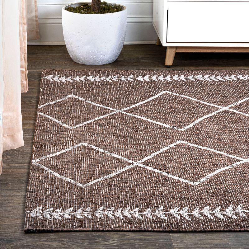 5' X 8' Derya Diamond Trellis Indoor/Outdoor Area Rug, Brown/Beige - JONATHAN Y