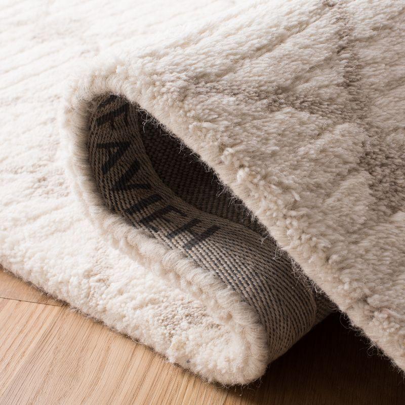 Casablanca CSB203 Hand Tufted Indoor Area Rug - Ivory/Beige - 4'x6' - Safavieh