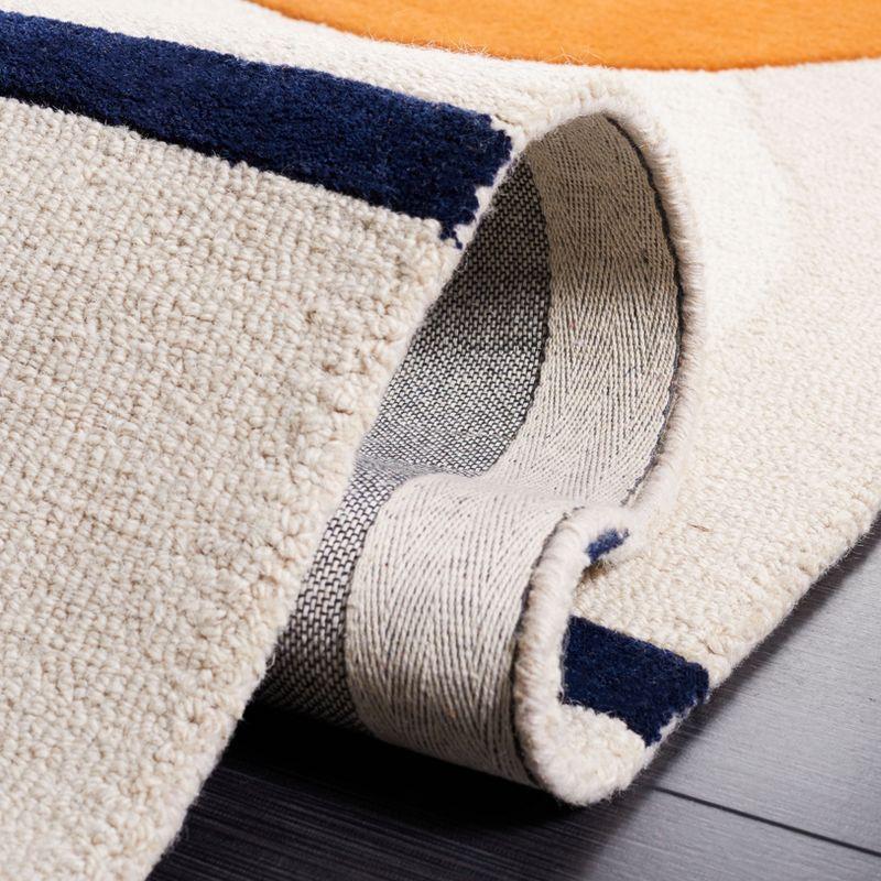Rodeo Drive RD883 Hand Tufted Indoor Accent Rug - 4'x6' - Beige/Black - Safavieh