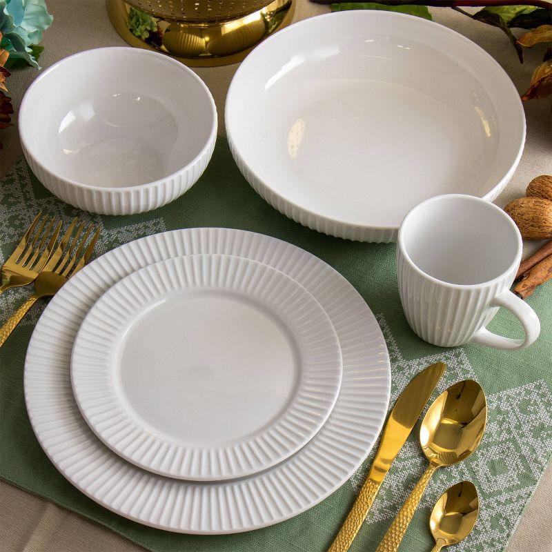 18 Piece Porcelain China Dinnerware Set - Service for 4