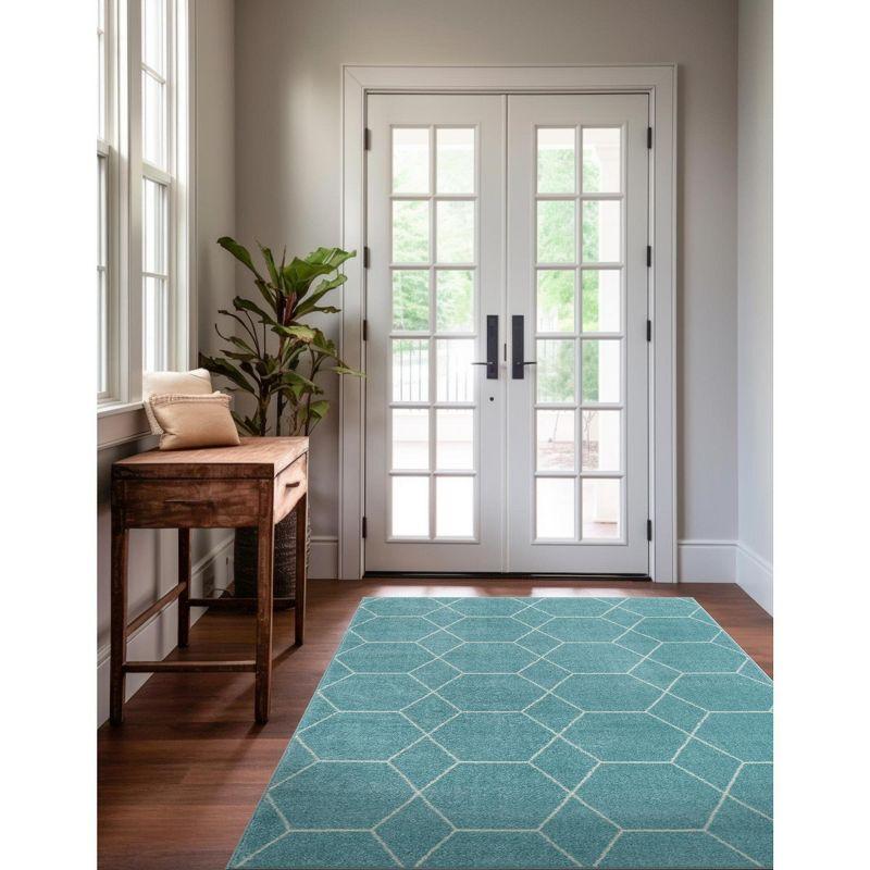 Light Blue Synthetic Trellis Geometric Area Rug 3' x 5'