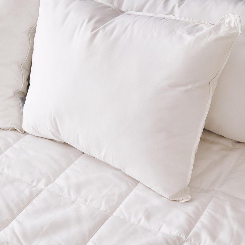 White King Size Polyester Down Alternative Pillow