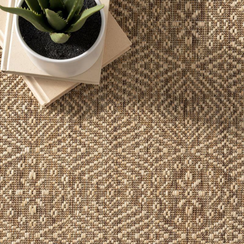 Modern Gray Synthetic 4' x 6' Easy-Care Indoor/Outdoor Rug