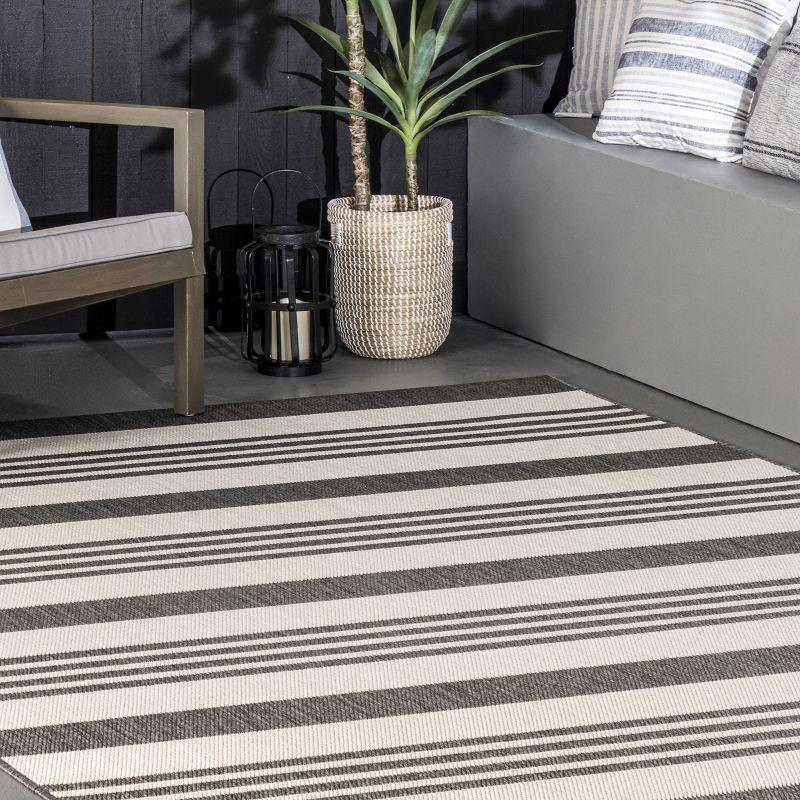 Nuloom Robin Multi Stripe Indoor/Outdoor Area Rug