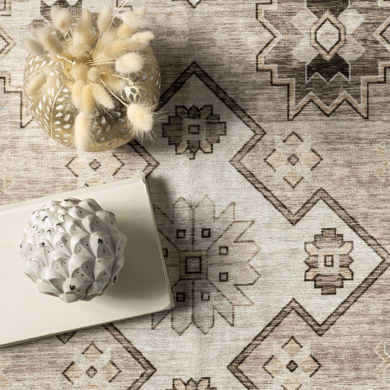 Nuloom Alecia Persian Pet Friendly Machine Washable Area Rug, 5' x 8', Beige