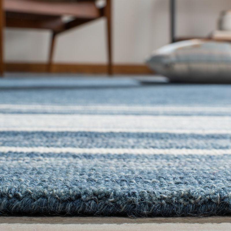 Metro MET602 Hand Tufted Indoor Area Rug - Blue/Ivory - 4'x6' - Safavieh