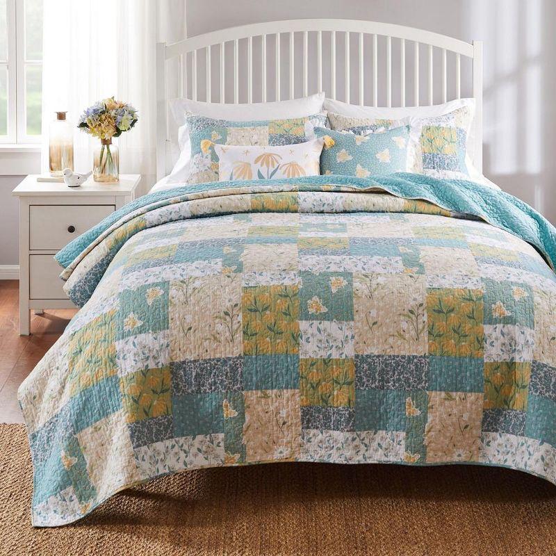 Evangeline Reversible Quilt Set