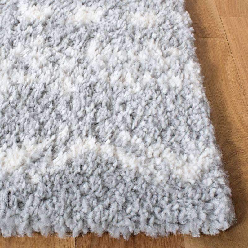 Parma Shag PMA542 Power Loomed Indoor Area Rug - 6'7"x6'7" - Grey/Ivory - Safavieh