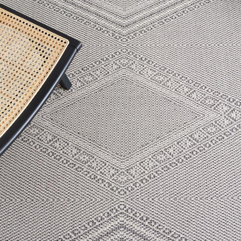 Augustine AGT502 Power Loomed Area Rug - Ivory/Black - 6'4"x9'6" - Safavieh.