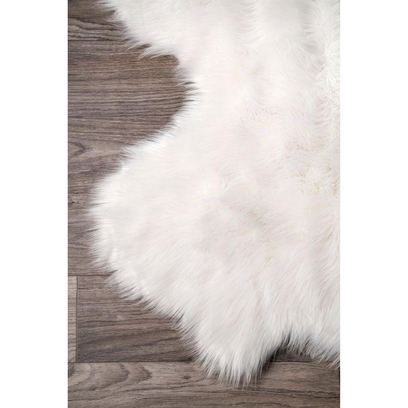 Nuloom Deonna Animal Print Shaped 5x6 Shag Indoor Area Rug for Living Room Bedroom Dining Room Nursery, White