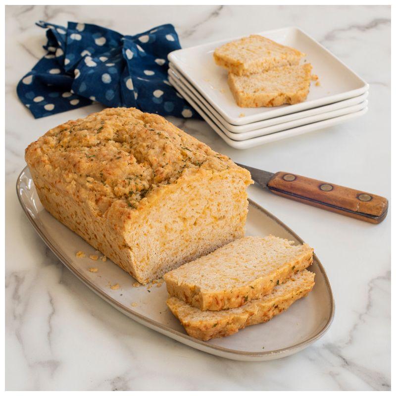 Silver Aluminum Non-Stick 1 Pound Loaf Pan with Lid