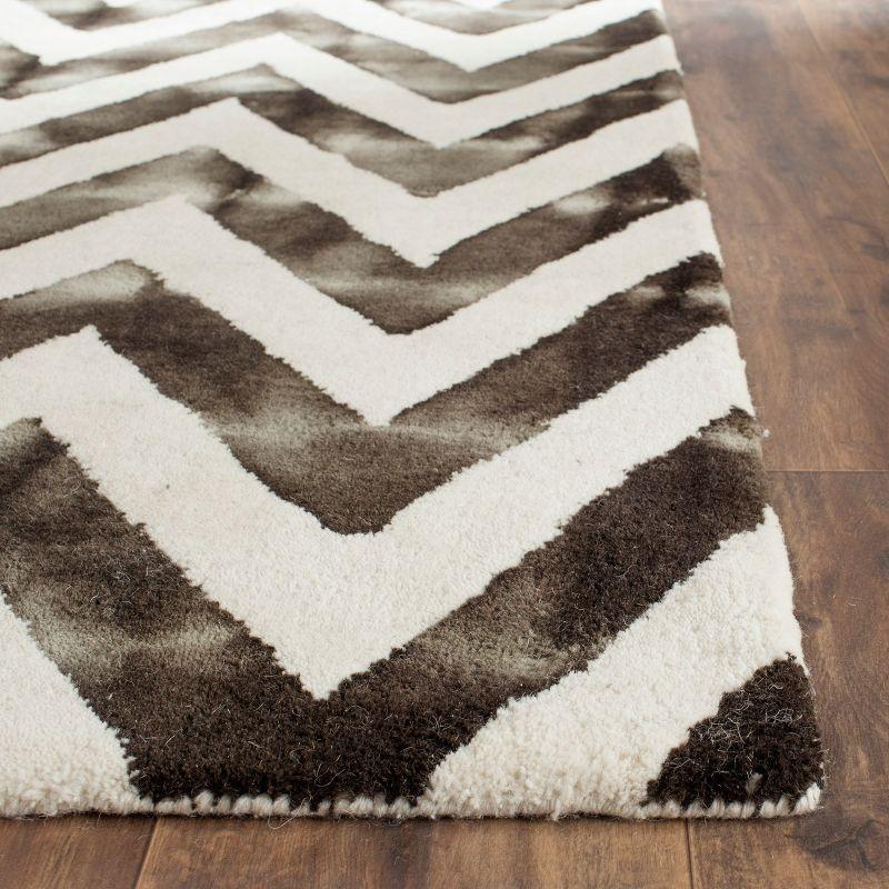 Ivory and Charcoal Hand-Tufted Wool 5' x 8' Rectangular Rug