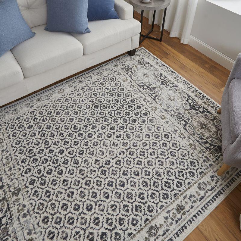 Kano Transitional Distressed Ivory/Taupe/Gray Area Rug