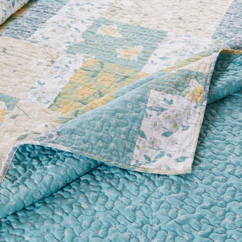 Evangeline Reversible Quilt Set