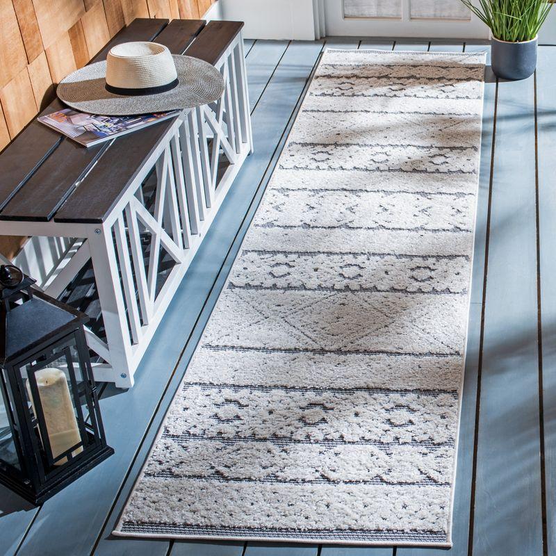 Cabana Geometric Ivory & Grey Synthetic Indoor/Outdoor Runner Rug