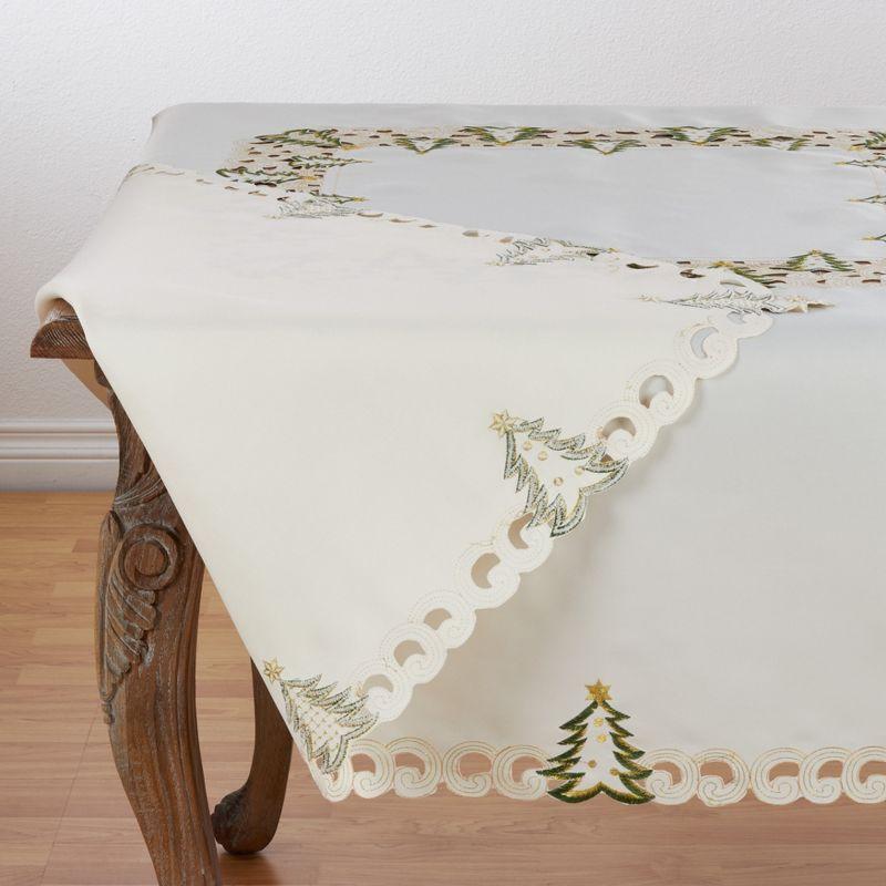 Saro Lifestyle Nostalgic Holiday Christmas Tree Tablecloth