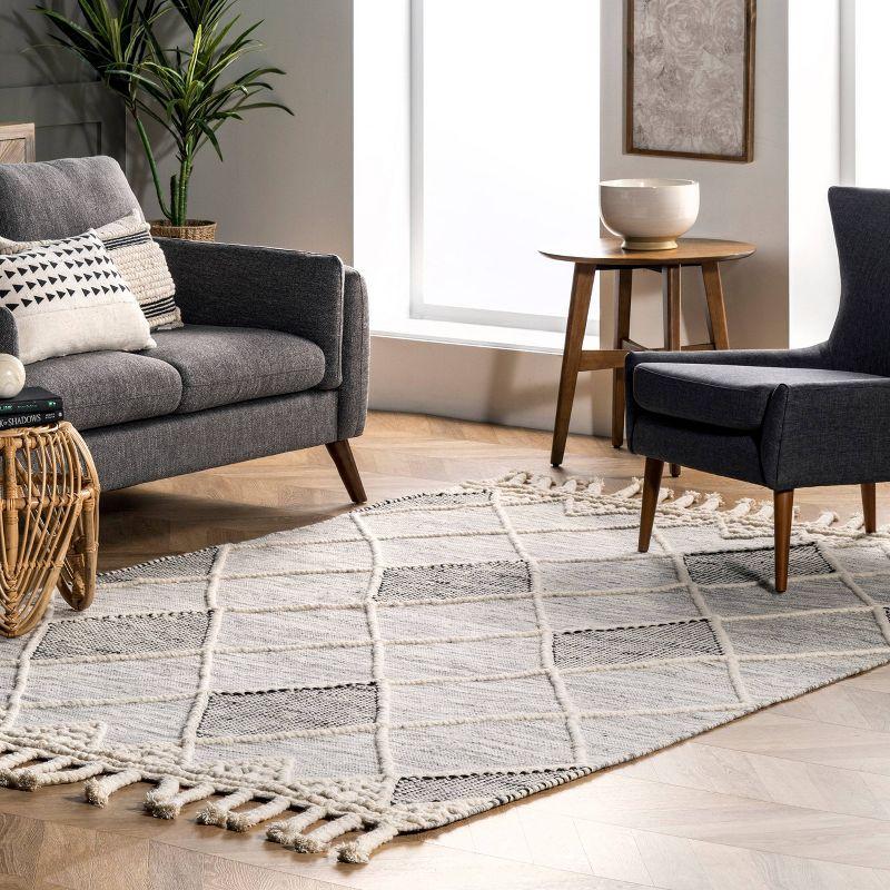 Becca Diamond Trellis Tassel Wool Area Rug Ivory - nuLOOM