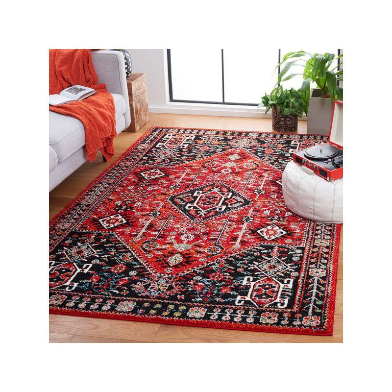 Vintage Hamadan VTH229 Power Loomed Indoor Area Rug - Red/Black - 4'x6' - Safavieh