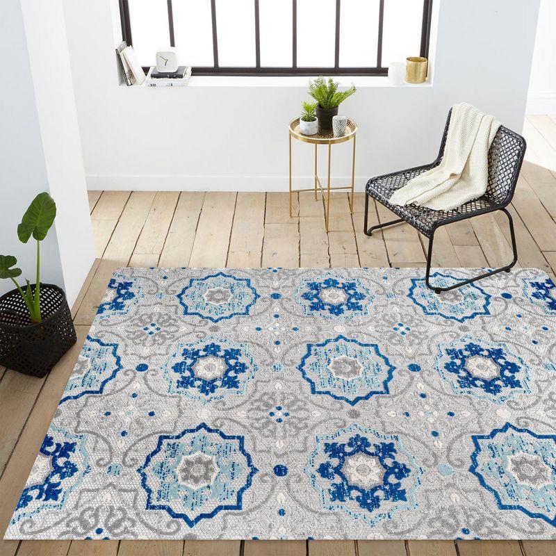 Mediterranean Medallion Indoor/Outdoor Area Rug - JONATHAN Y